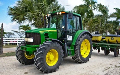 Na co zwrócić uwagę przy zakupie ciągnika rolniczego? Poradnik dla rolnika